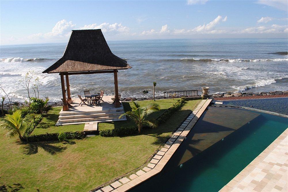Suarti Resort, Villas & Gallery Ketewel Extérieur photo