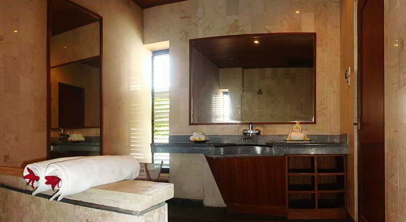 Suarti Resort, Villas & Gallery Ketewel Extérieur photo