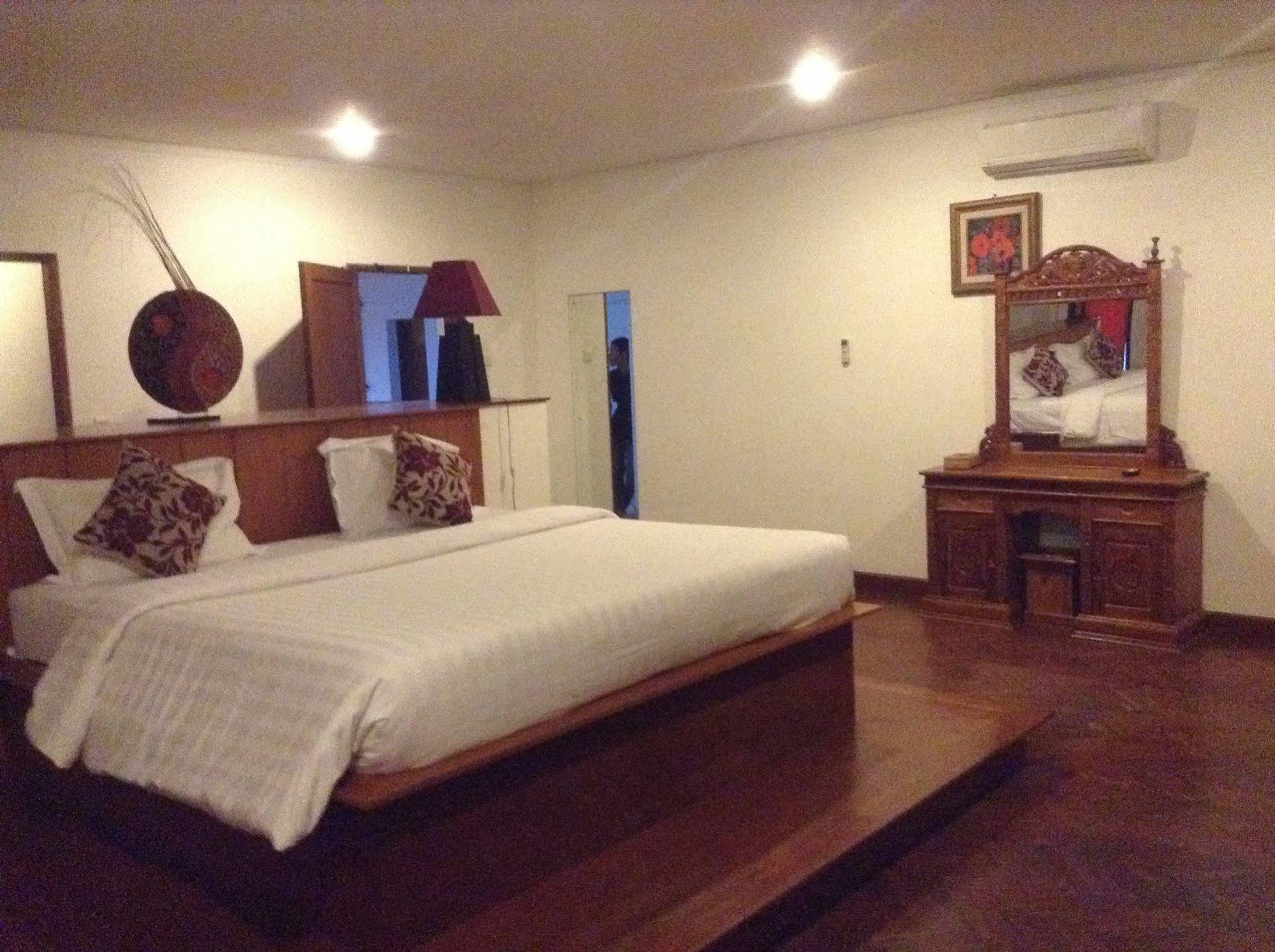 Suarti Resort, Villas & Gallery Ketewel Extérieur photo