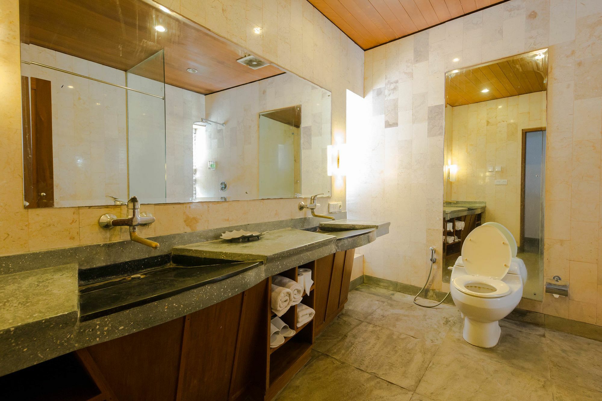 Suarti Resort, Villas & Gallery Ketewel Extérieur photo