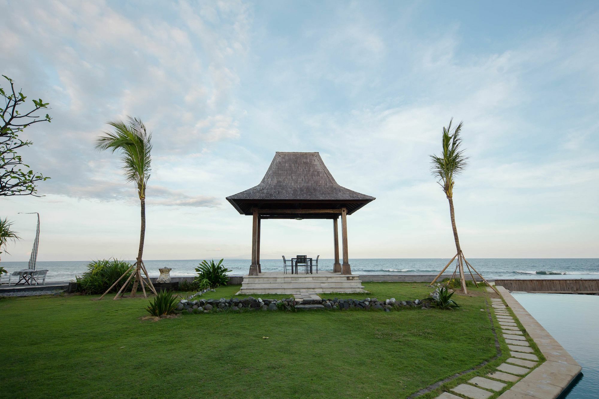 Suarti Resort, Villas & Gallery Ketewel Extérieur photo