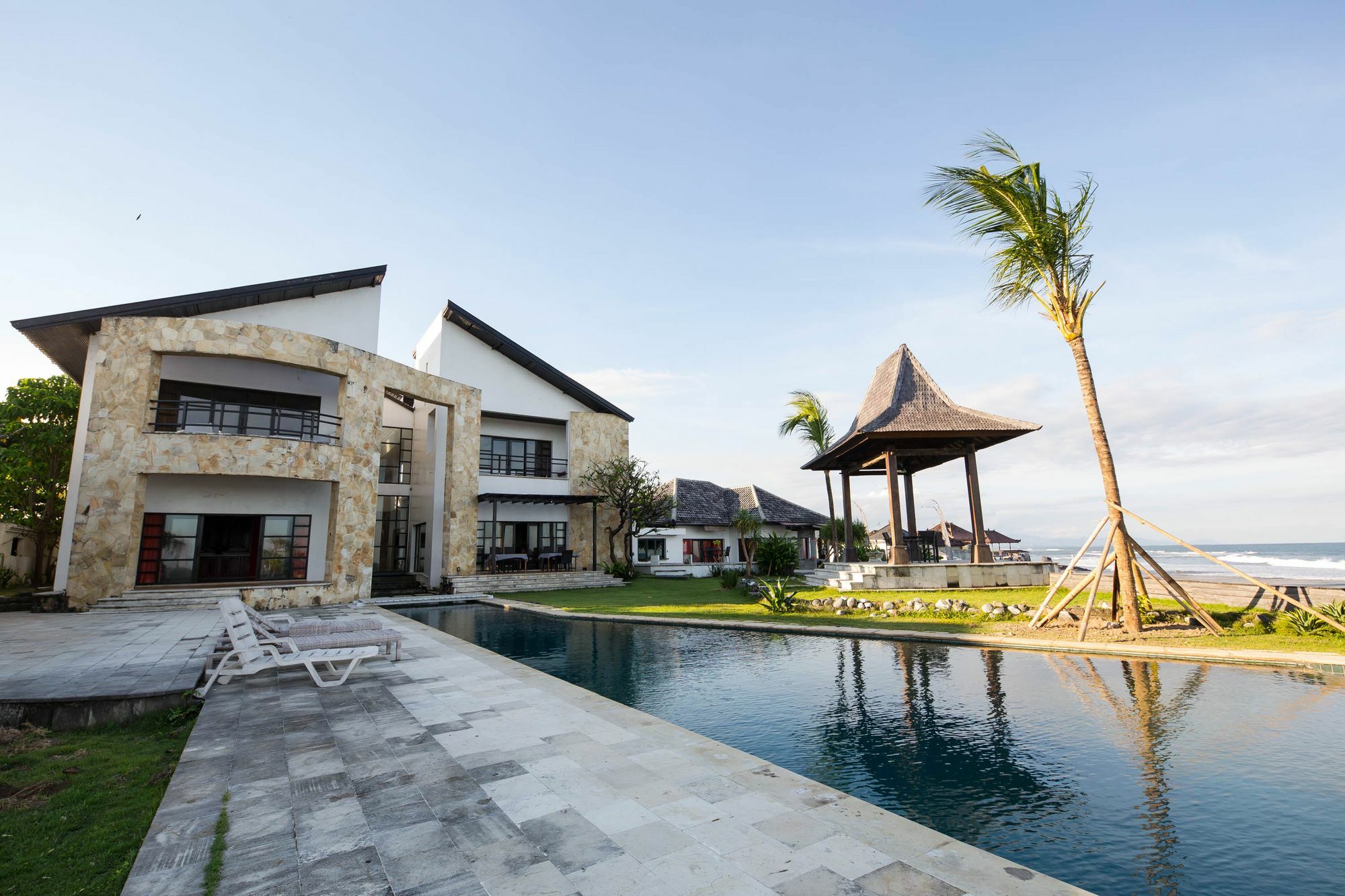 Suarti Resort, Villas & Gallery Ketewel Extérieur photo